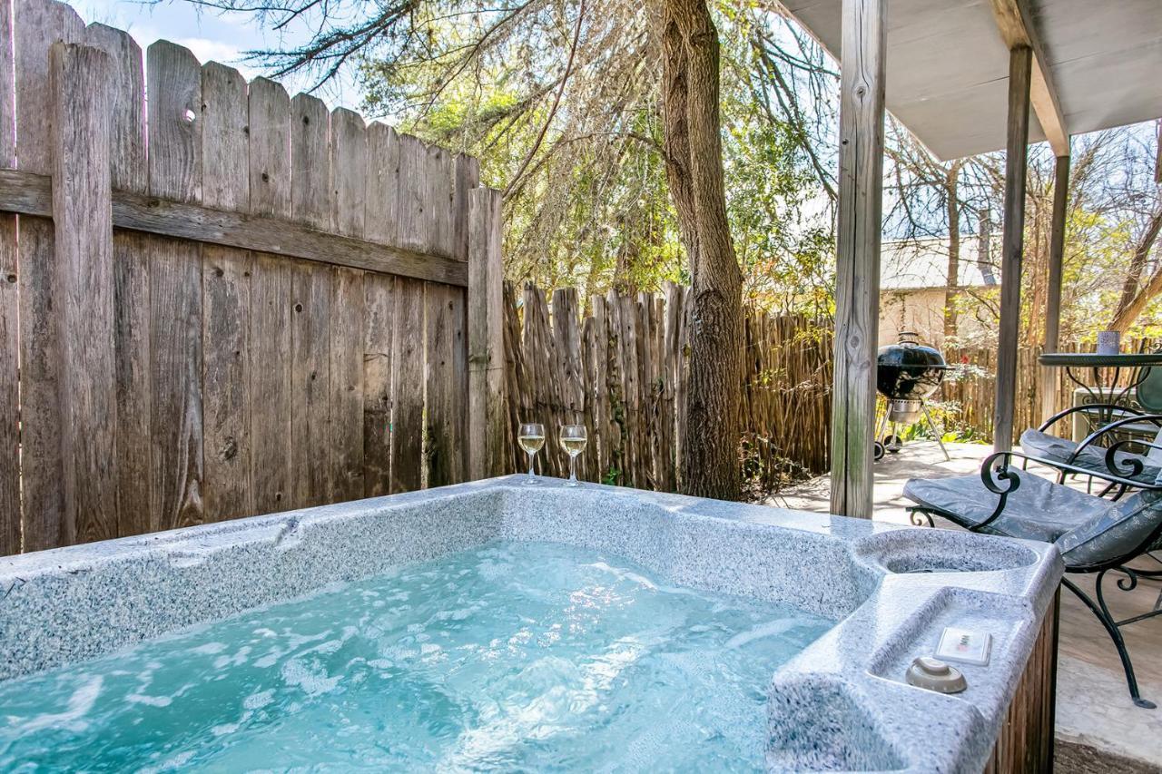 Adams Travis - 1B1Ba, Pet Friendly With Fee, Walk To Main Fredericksburg Exterior photo
